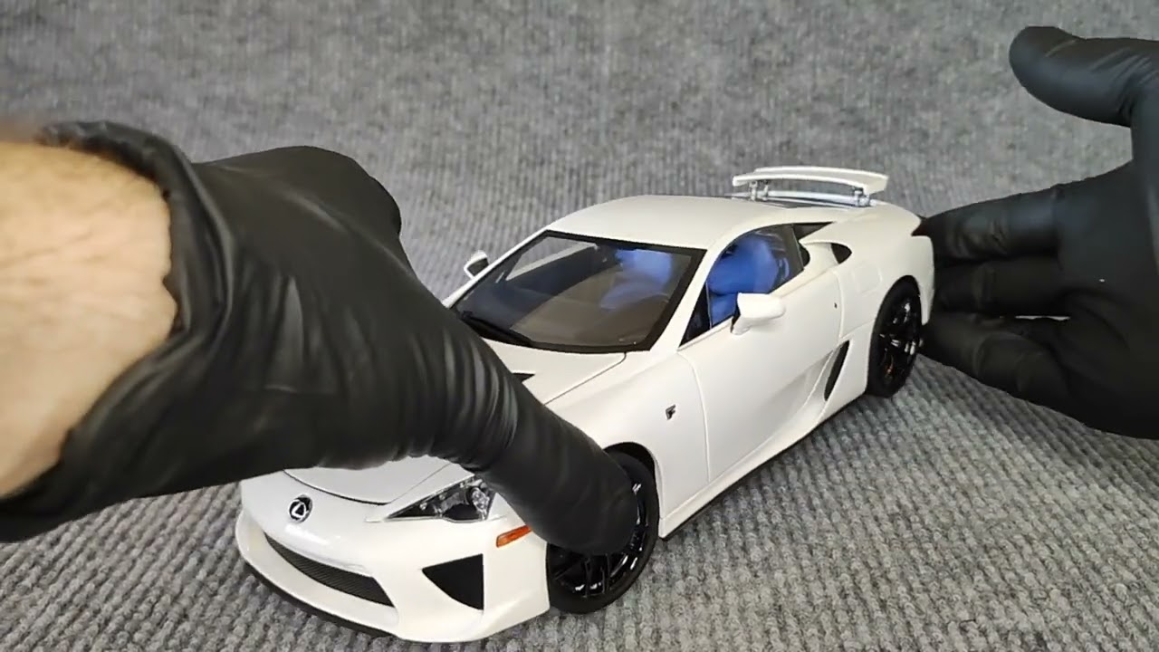 WELL　1/18　LEXUS　LFA　オートアート　京商　EXOTO　CMC maxresdefault.jpg