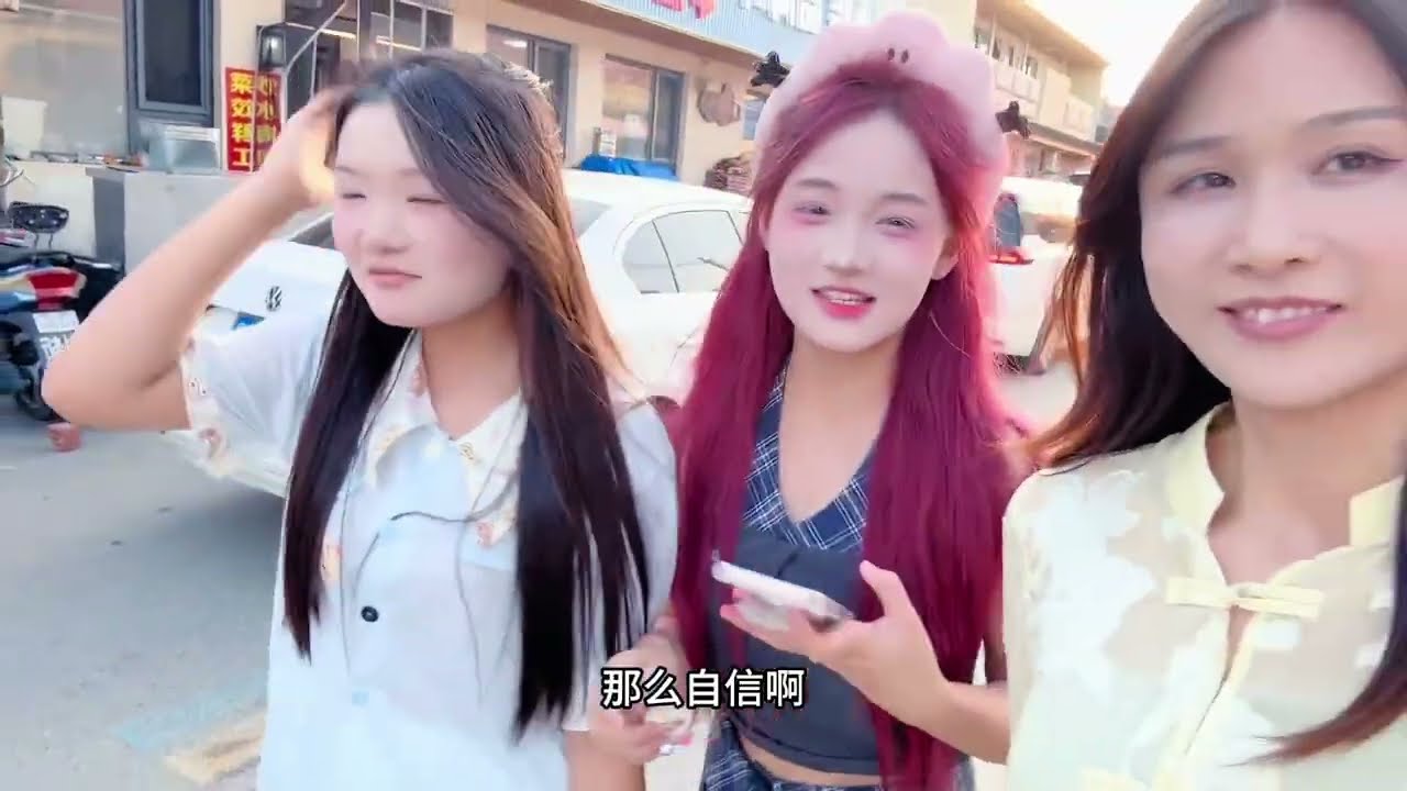 到了山东肯定要去吃海鲜啦！满满一桌全部光盘行动，三斤多的大龙虾味道真的好好吃