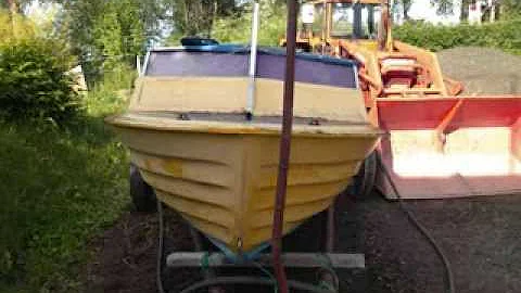 Classic speedboat renovation