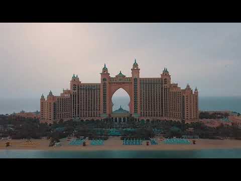 Wedding at the beach of Atlantis, The Palm