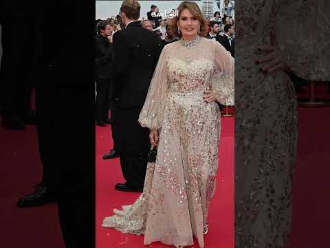 يسرا ترقص مع نجيب ساويرس على البحر