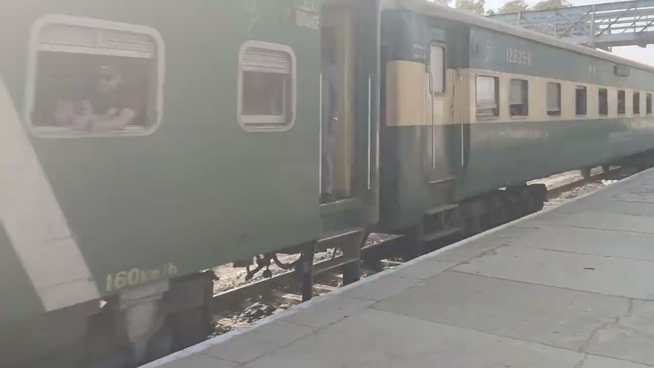 41 up Karakorum exp crossing Malir station with sensational track sound 