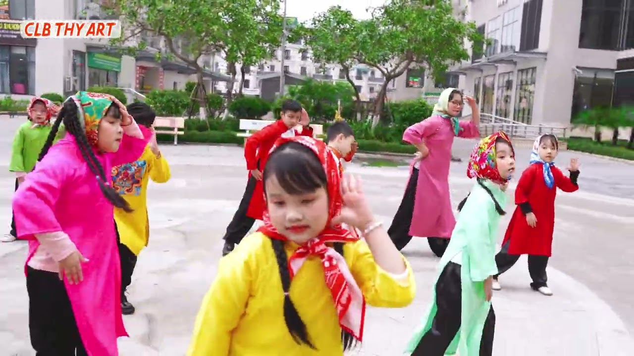 Làm gì phải hốt- JustaTee x Hoàng Thuỳ Linh x Đen- Tết Dance 