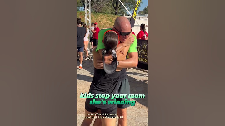 'Entitled' dad pushes kids in front of wife running a marathon mid-race
