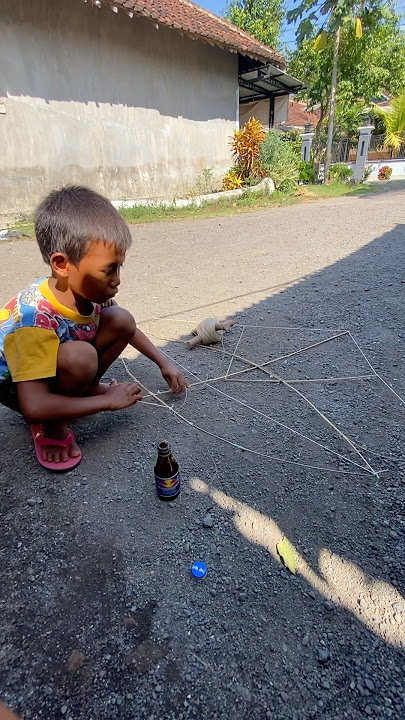 Bocil Opet and Ajaib Bikin Layangan Kita lihatin
