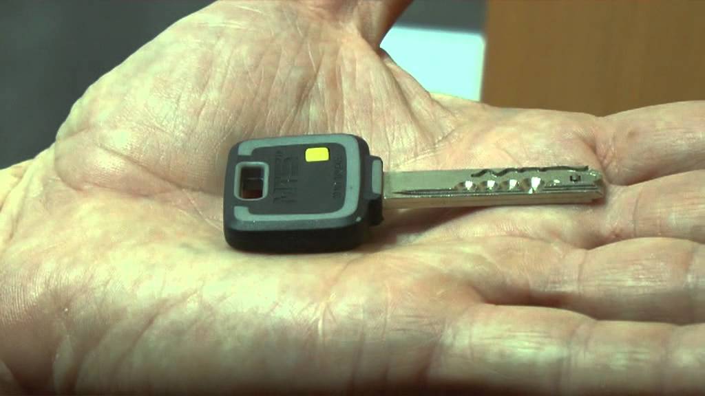 Bezpečnostná vložka a kľúče Mul-T-Lock MT5+ ADLO