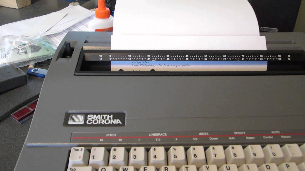 Smith Corona SL500 becomes a Teleprinter - YouTube