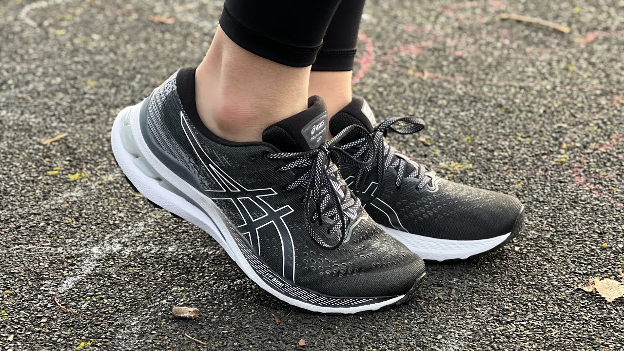 GEL KAYANO 28  Black /White 25.0cm