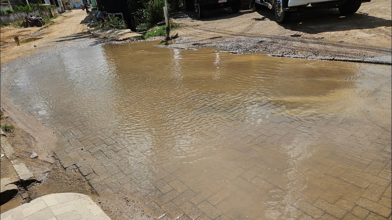 MORENO PE bairro sem água há 6 meses desperdício de água  na rua 2026