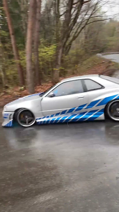 Nissan Skyline GTR-R34 Drifting