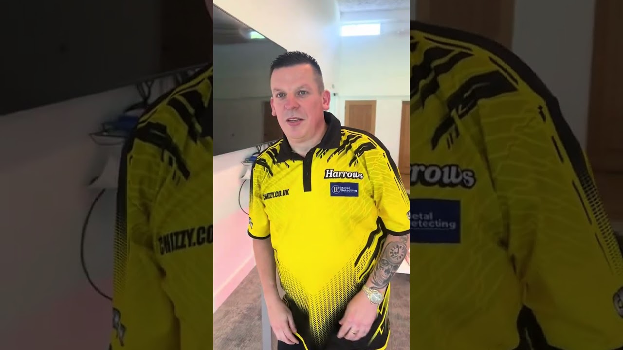 Dave 'Chizzy' Chisnall rates my throw 🎯 