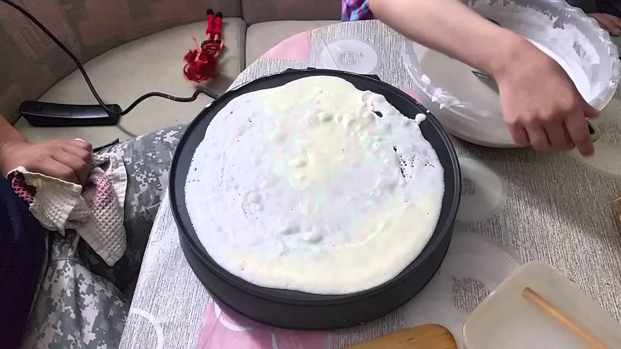 видео как печь блины на блиннице видео