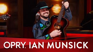 Miniatura de vídeo de "Ian Munsick - "Horses Are Faster" | Live at the Grand Ole Opry"