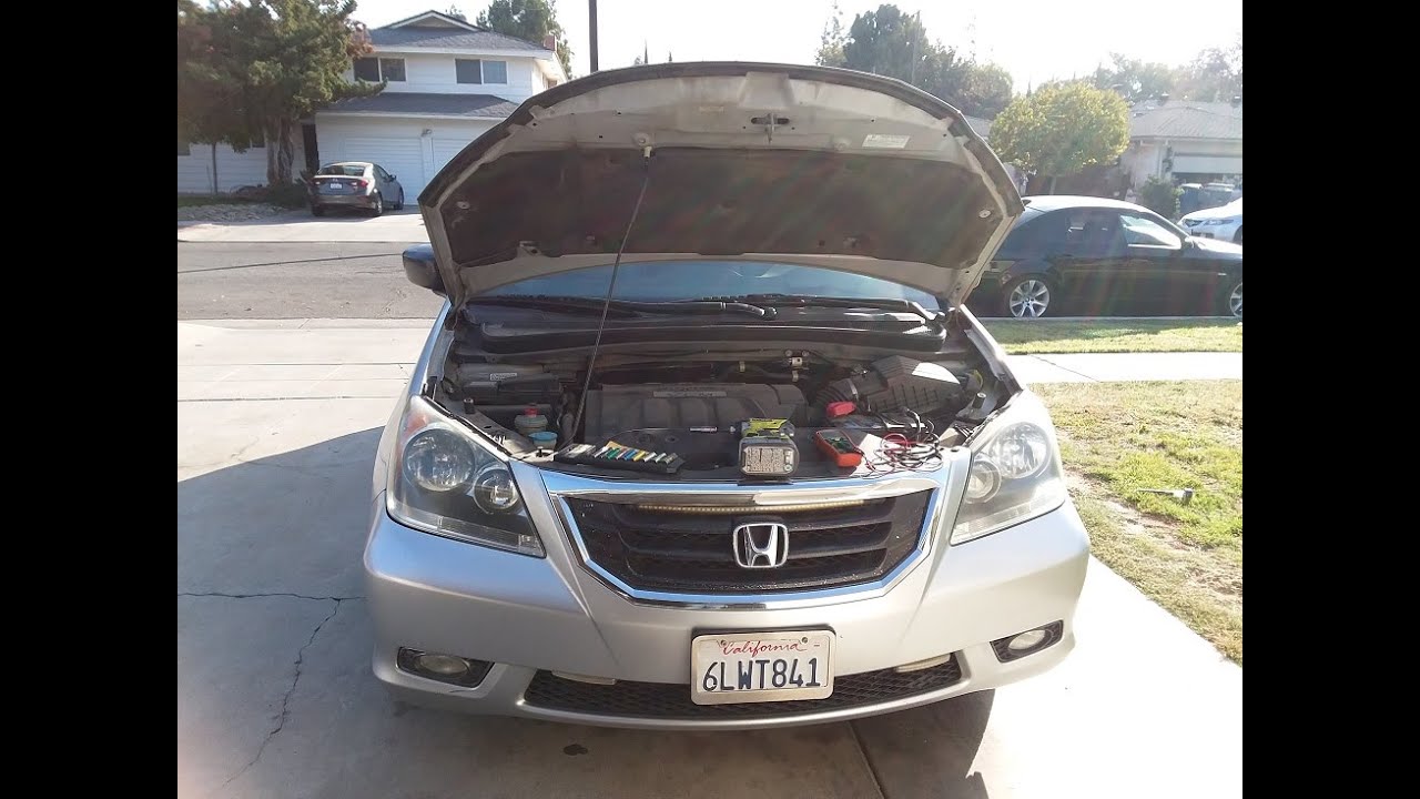How to: Remove a Battery from a 2010 Honda Odyssey - YouTube