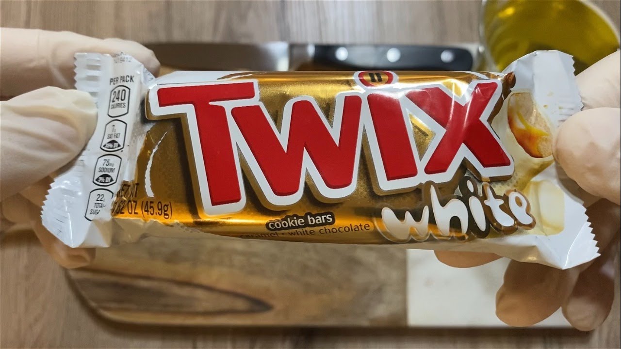 [ASMR] TWIX WHITE Candy Bar