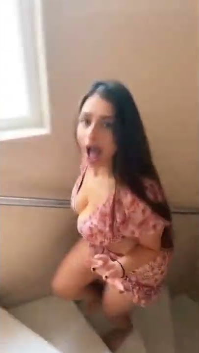 cwe hot bugil 18  semok