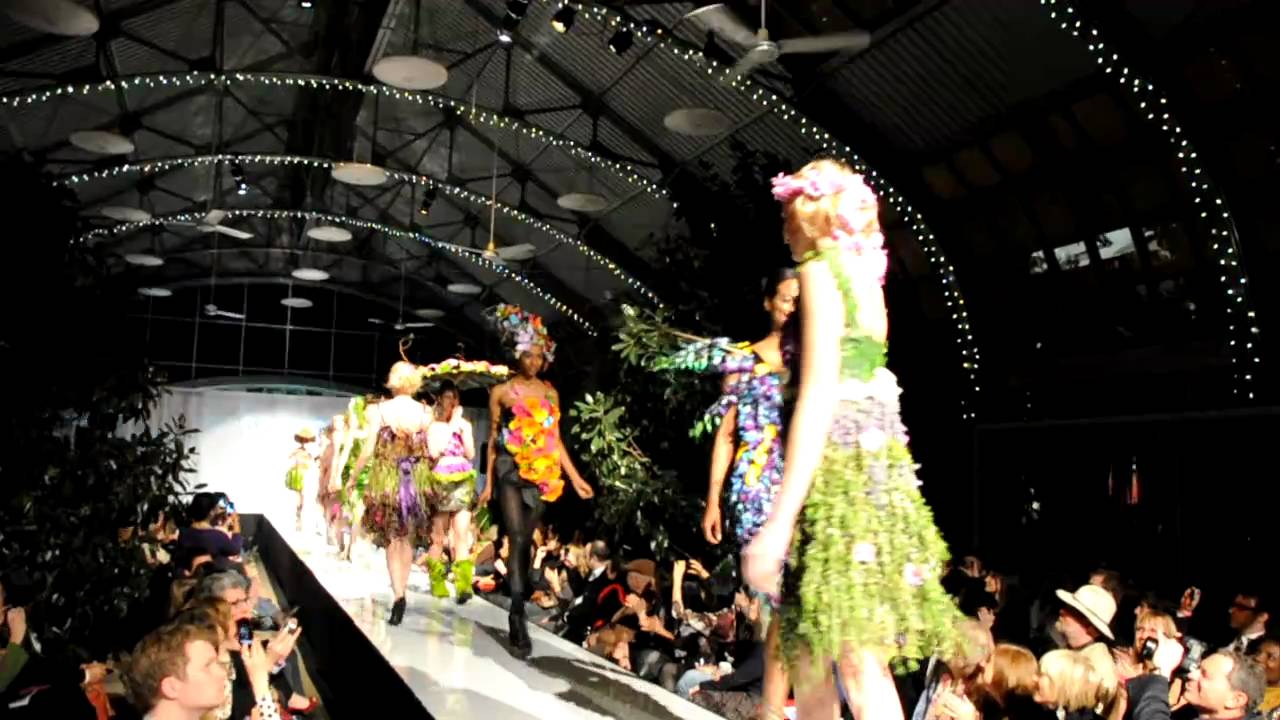 2011-Garfield-Park-Fleurotica-Part-01-OakParkJournal-SJC.AVI