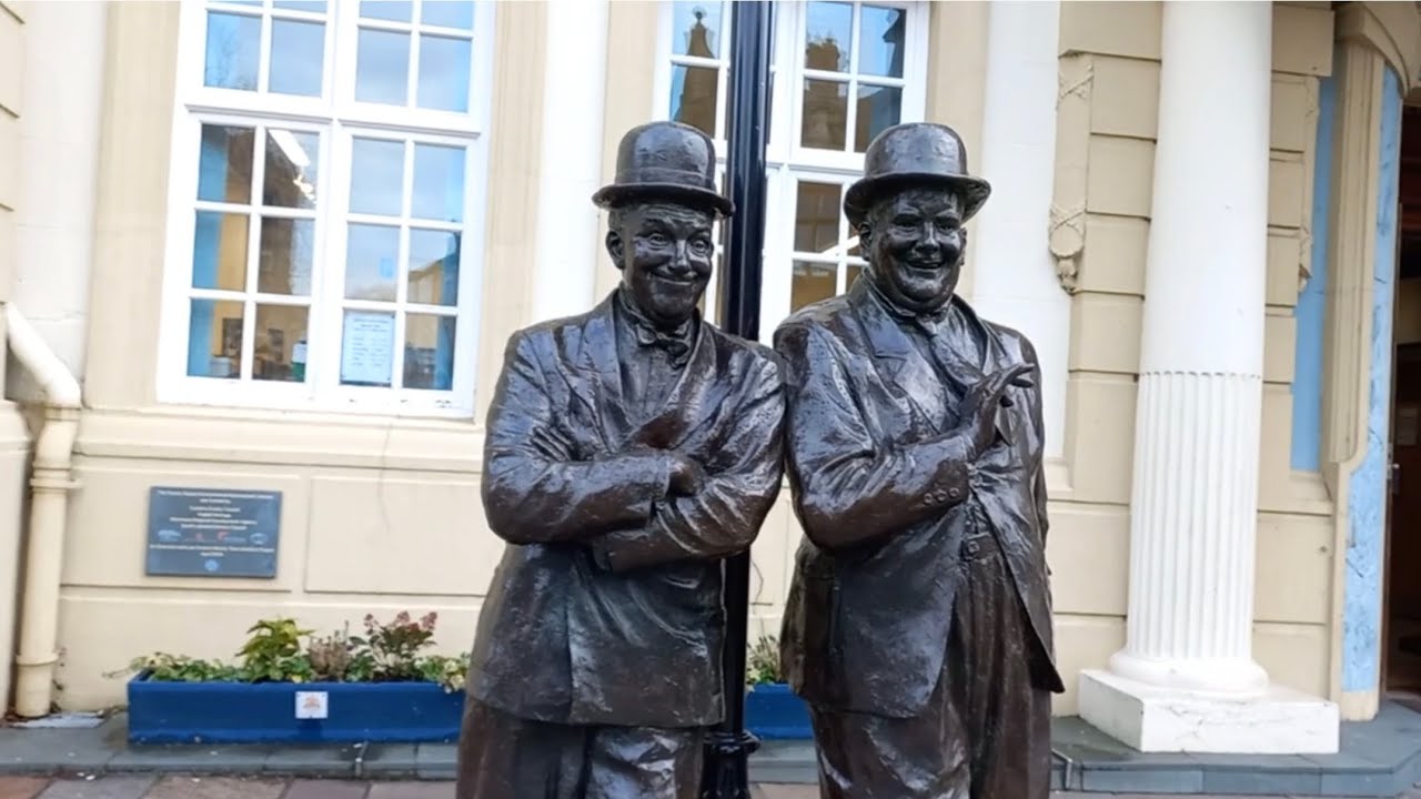 Laurel and Hardy Statue - My Visit to Ulverston