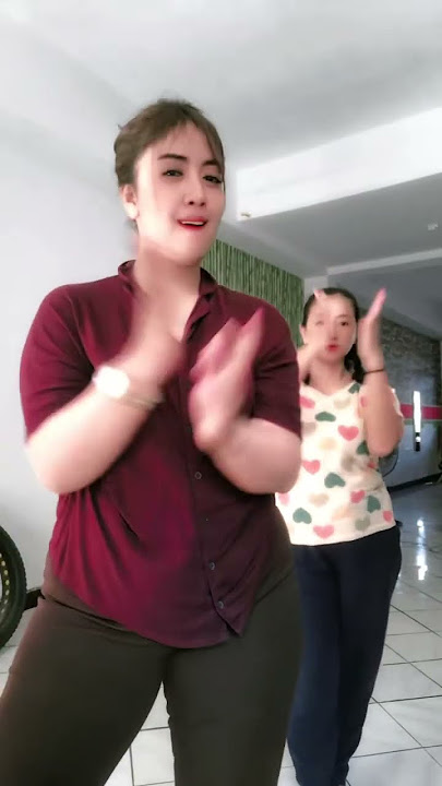 Duo Duet Tante Goyang Hot  #gemoy #goyanginul #dance pargoy #chubbybunny#fakebody shortsvideo