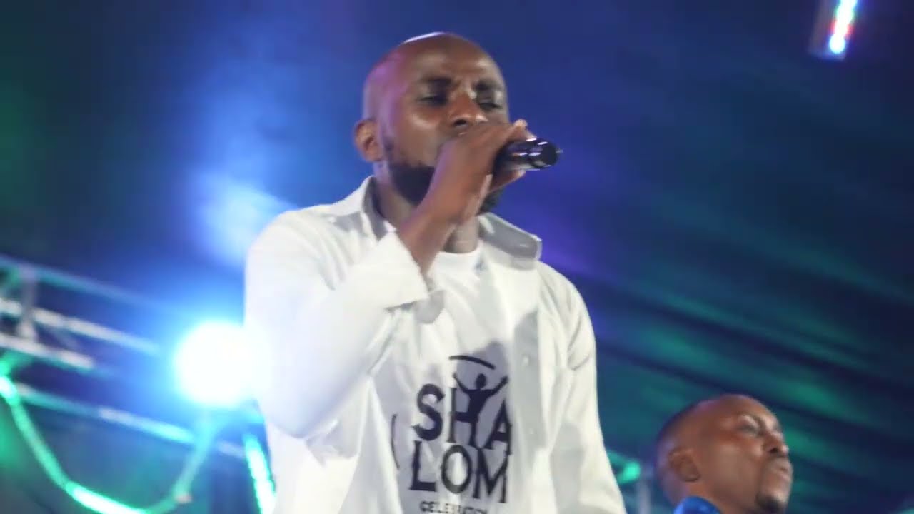 NIKO HURU  CONCERT GRAVI STADE