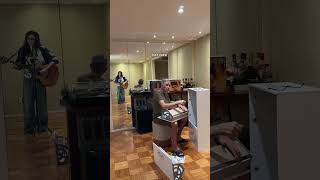 Qual Música Você Quer Que Eu Cante Pra Ele?