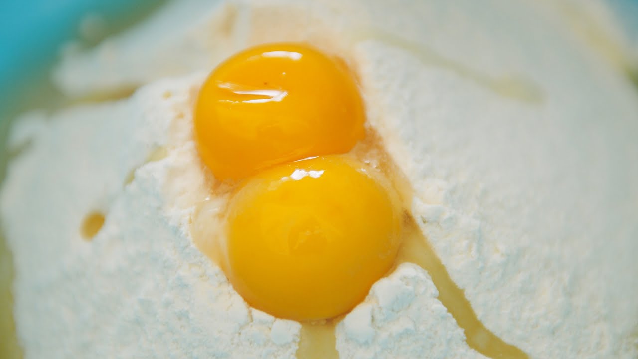 Borsos Kalács (Pepper Buns)