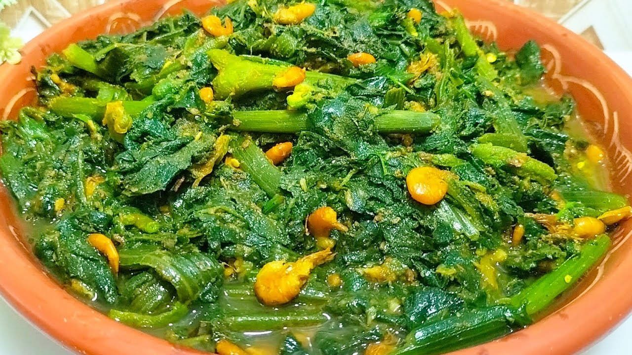 চিংড়ি দিয়ে কুমড়ো শাক রান্না/কুমড়া শাক রান্না করলে একমুঠো ভাত বেশি খাবে/pumpkin Shak with shrimp