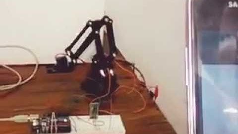 Brazo Robotico controlado por voz