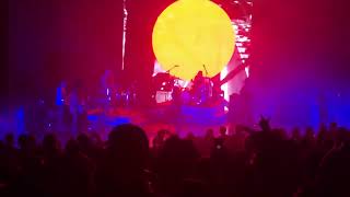 Paramore - Caught In The Middle Live in HD @ Mechanics Bank Arena in Bakersfield, CA 10/02/22