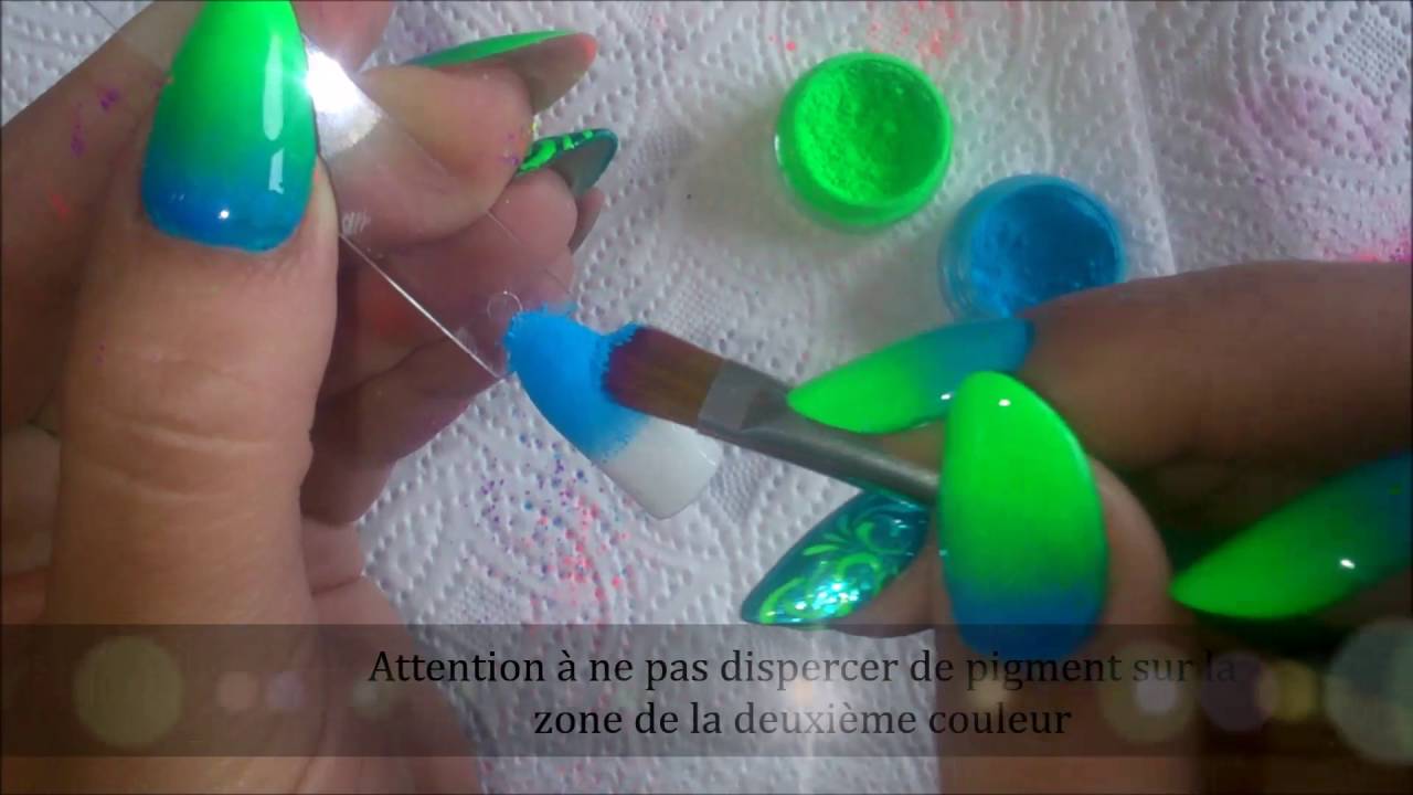 Dégradé de pigments au pinceau