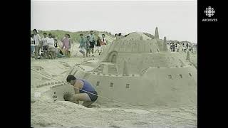 En 1989 aux Îles-de-la-Madeleine, concours des Châteaux de sable