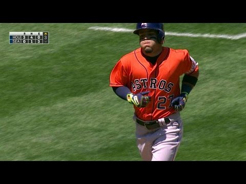 HOU@SEA: Altuve drives a two-run smash to...