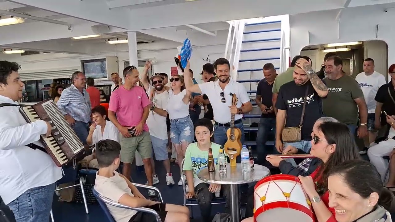 Animação Popular no Barco para o Porto Santo - Madeira Portugal