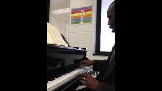 Video thumbnail of "Tin Tin Deo, Oscar Peterson solo"