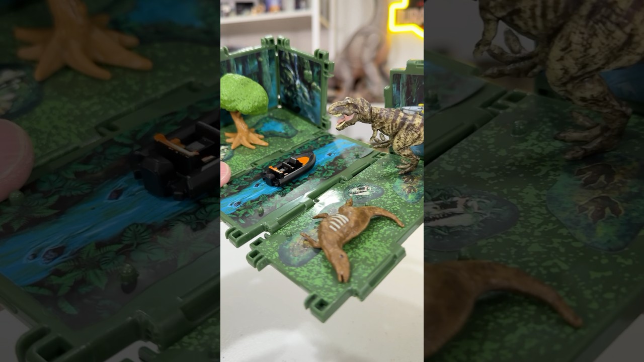 NEW! Jurassic World Rebirth ‘Dinorama’ Buildable Captivz Playsets - River Raft | CollectJurassic.com