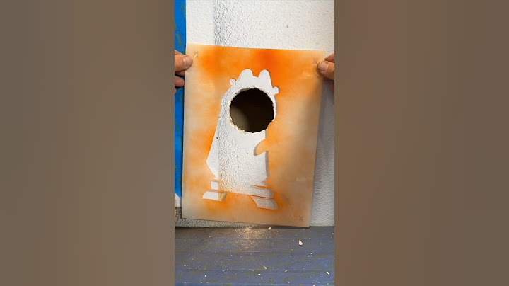 Dad fixes kid’s bedroom wall!
