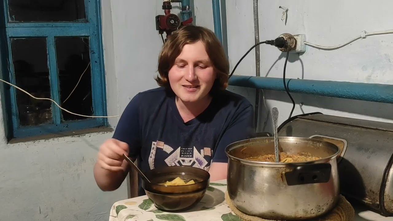 Готовлю суп из костей для собак с гречкой и рассказываю истории 