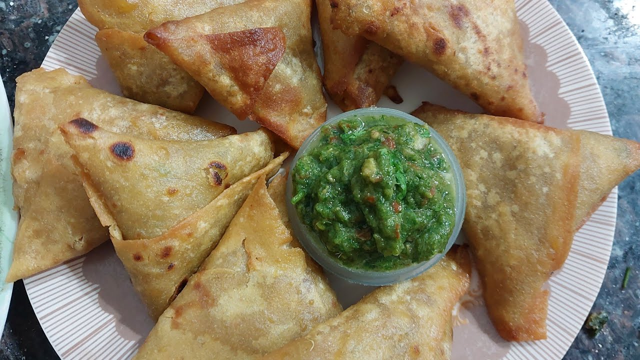 Samosa Roti How to make workey samosa made for dosti roti | Shazia food point ...