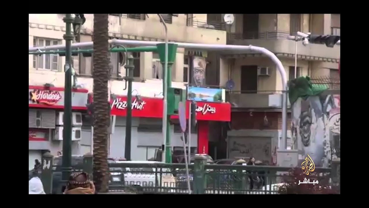 #شاهد .. قوات الأمن المصرية تضع بوابات حديدية علي مداخل ميدان التحرير قبل ذكري ثورة 25 يناير