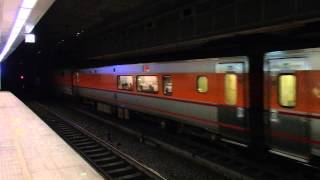 台鐵E1000型推拉式電車駛入松山車站 TRA Tze-Chiang Limited Express