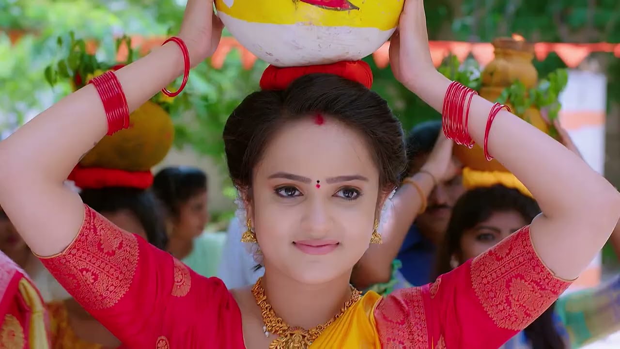 Trinayani ने Avni को बचाया आग लगने से | Trinayani Hindi | Full Ep. 323 | ZEE TV