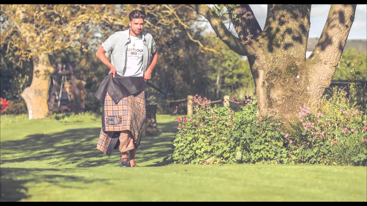 Barbour 'Rather Handy Picnic Rug' - YouTube