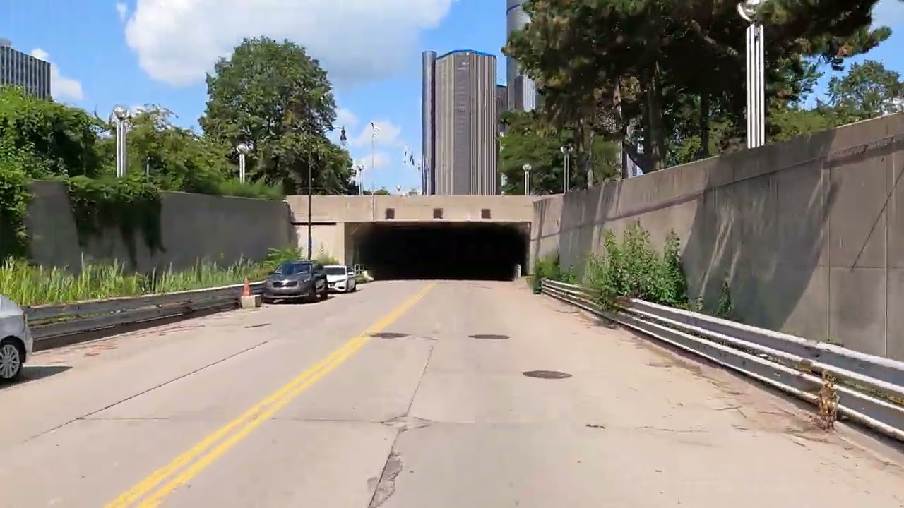 Drive To GM Rencen Detroit River And Joe Louis Arena Site | Detroit, Michigan 4K