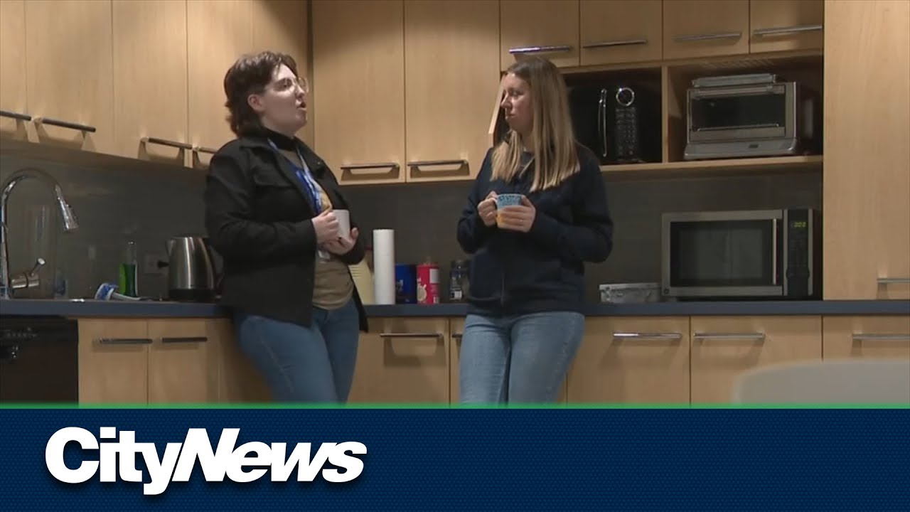 Ukrainian refugee helping Calgary navigate life in Canada