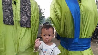 Ondel ondel di kali BKT pagi hari