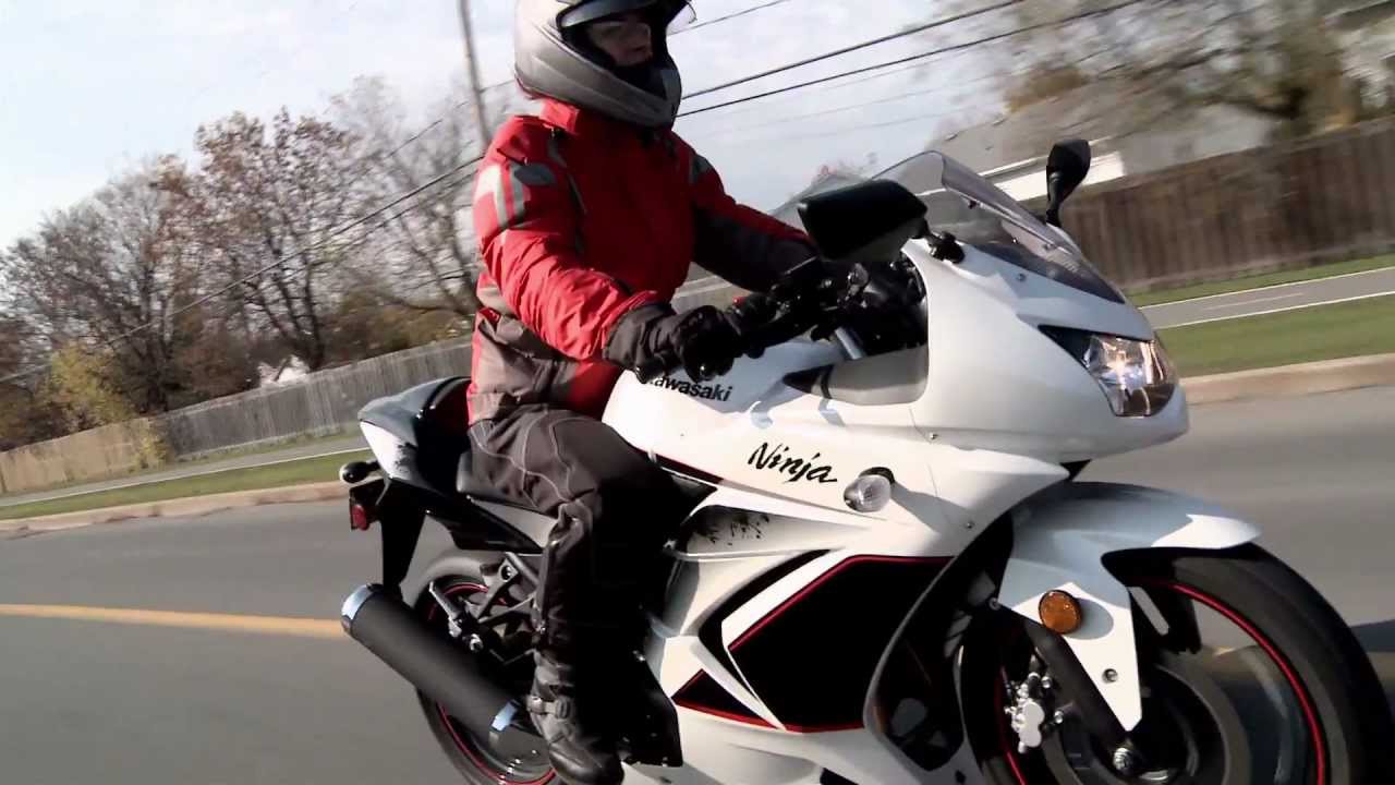 COMPARO: essais de motos pour débutants(es) avec Éric Ménard le show de moto RDS