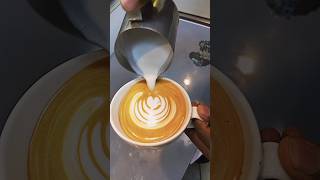 Simple latte art tutorial tulip 🌷💯 #tulip #latteart #shorts #viralshorts #baristaclass #crema #2024