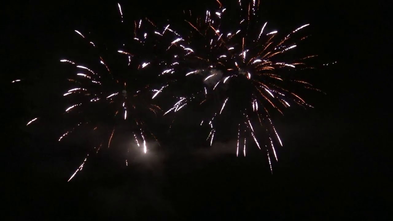Alien Invasion - 500 Gram Cake Sunwing Fireworks - YouTube