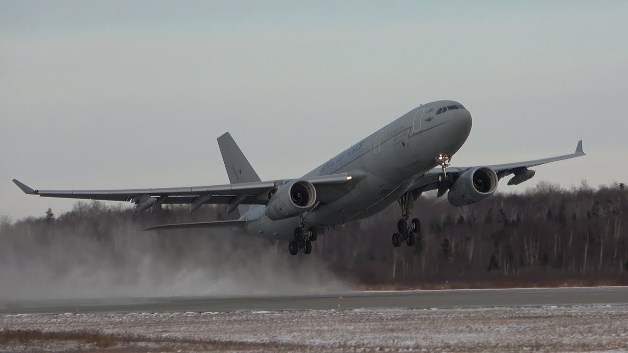 Royal Air Force - Airbus Voyager KC2 - Takeoff & Landing