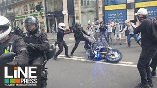 Manifestation anti "pass sanitaire" sous haute tension à Paris / Paris - France 24 juillet 2021